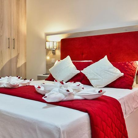 Apartamento A Bed Of Roses Marsalforn Exterior foto