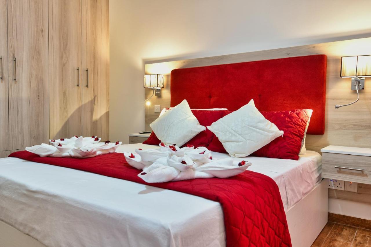 Apartamento A Bed Of Roses Marsalforn Exterior foto