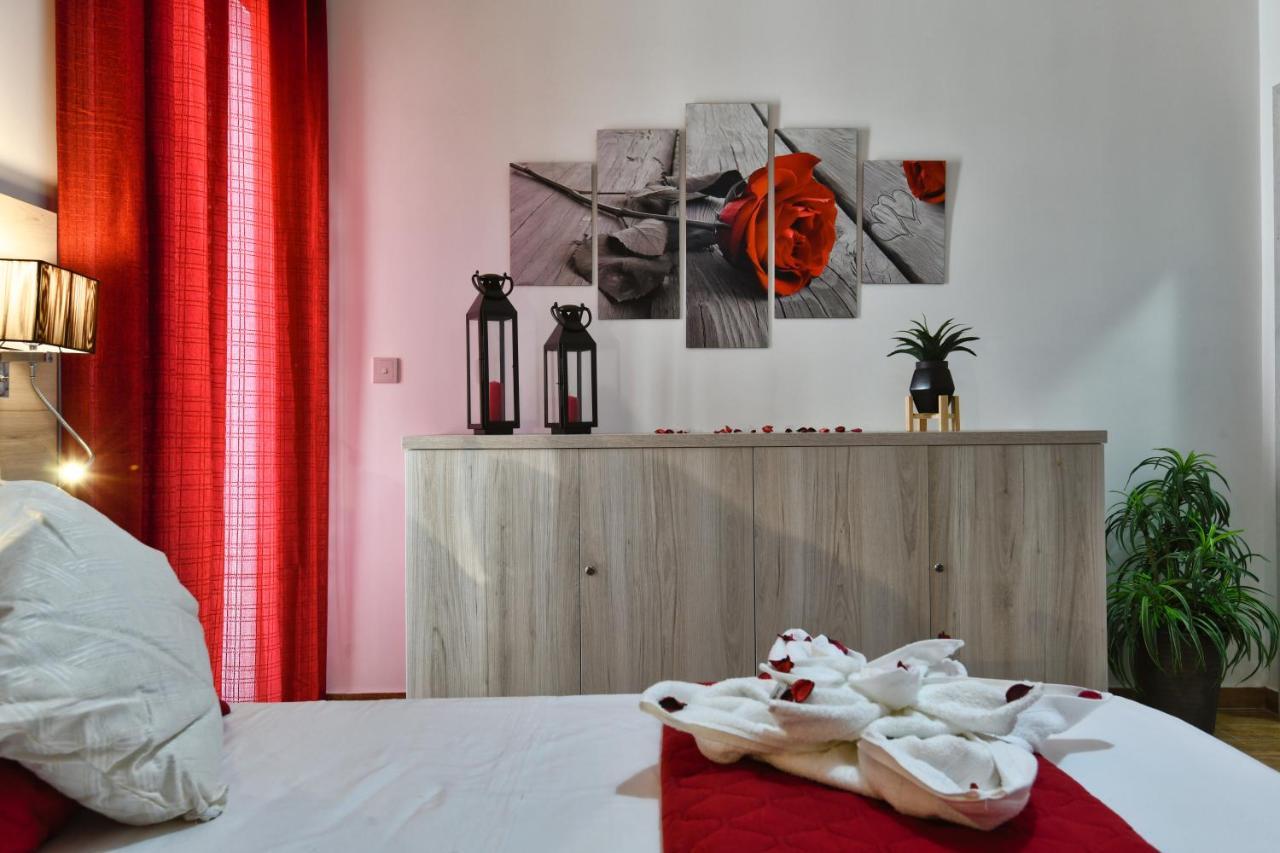 Apartamento A Bed Of Roses Marsalforn Exterior foto