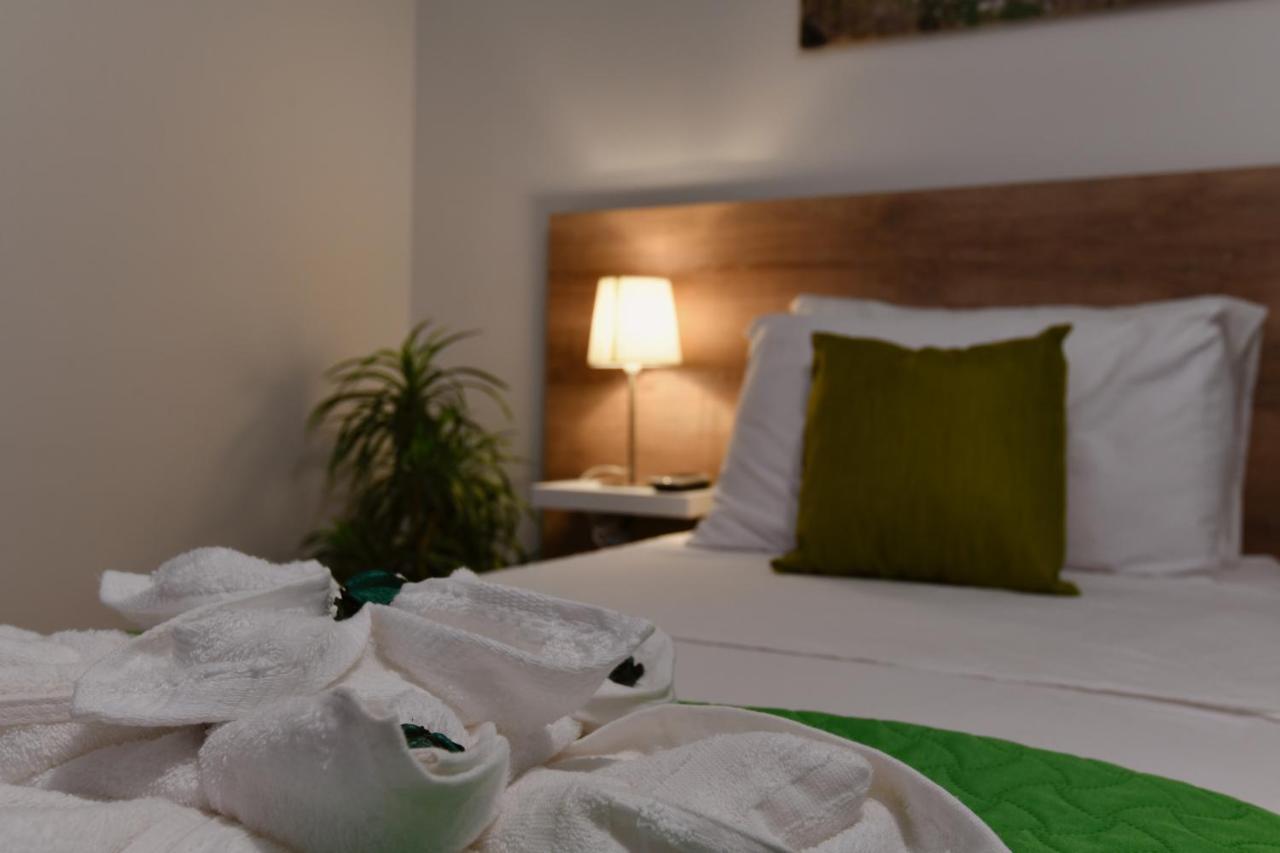 Apartamento A Bed Of Roses Marsalforn Exterior foto