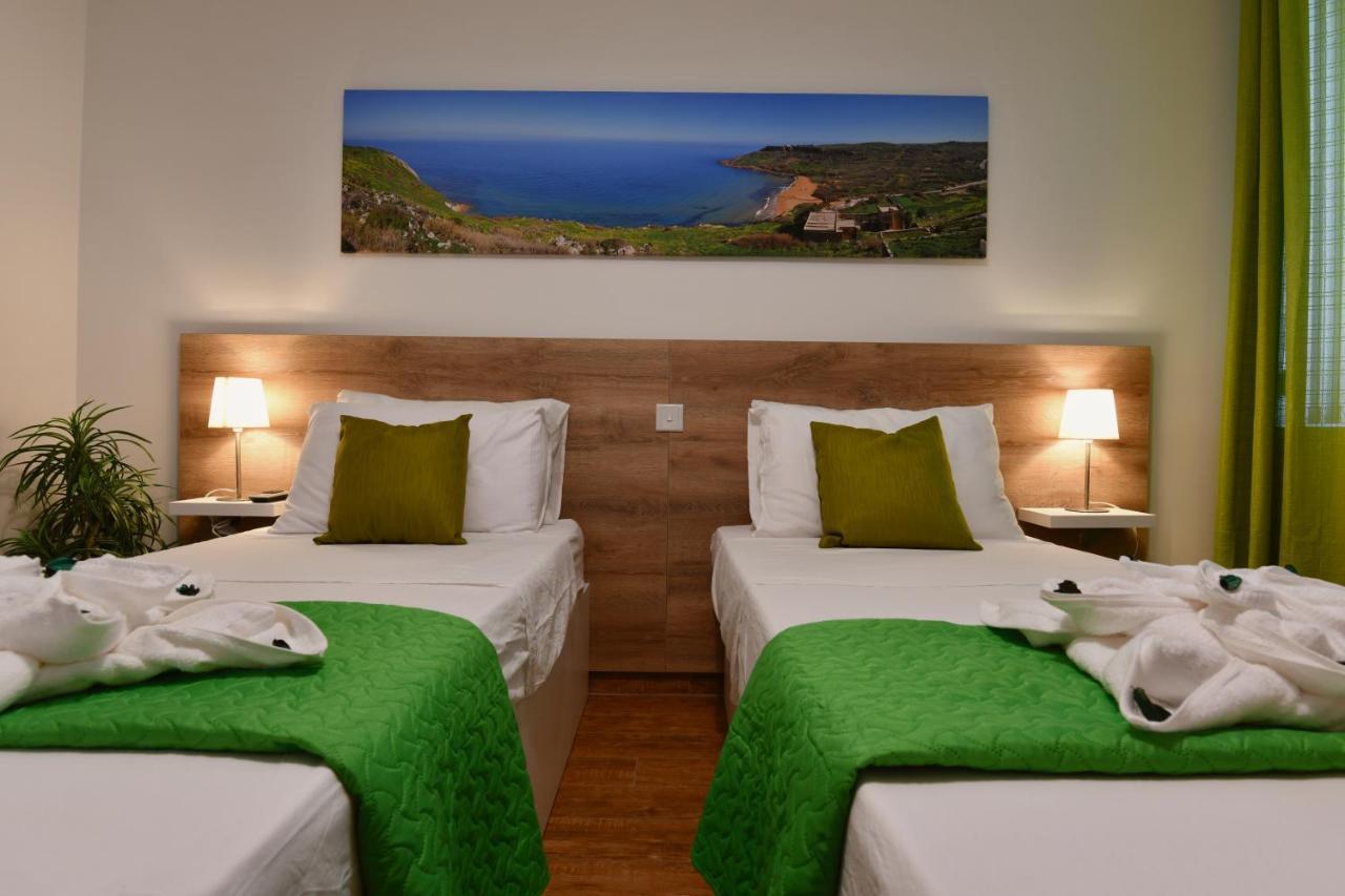 Apartamento A Bed Of Roses Marsalforn Exterior foto